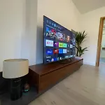Specious-Cozy Maida Vale Apartment
