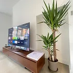 Specious-Cozy Maida Vale Apartment